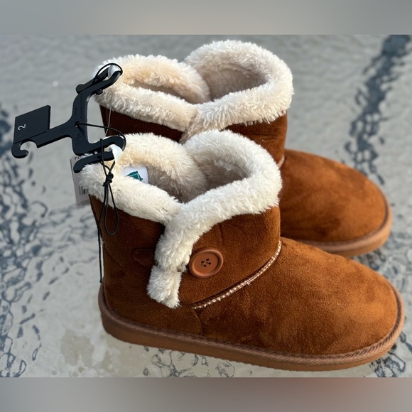 Cute Brown Fury Boots Size 2 - Picture 4 of 7